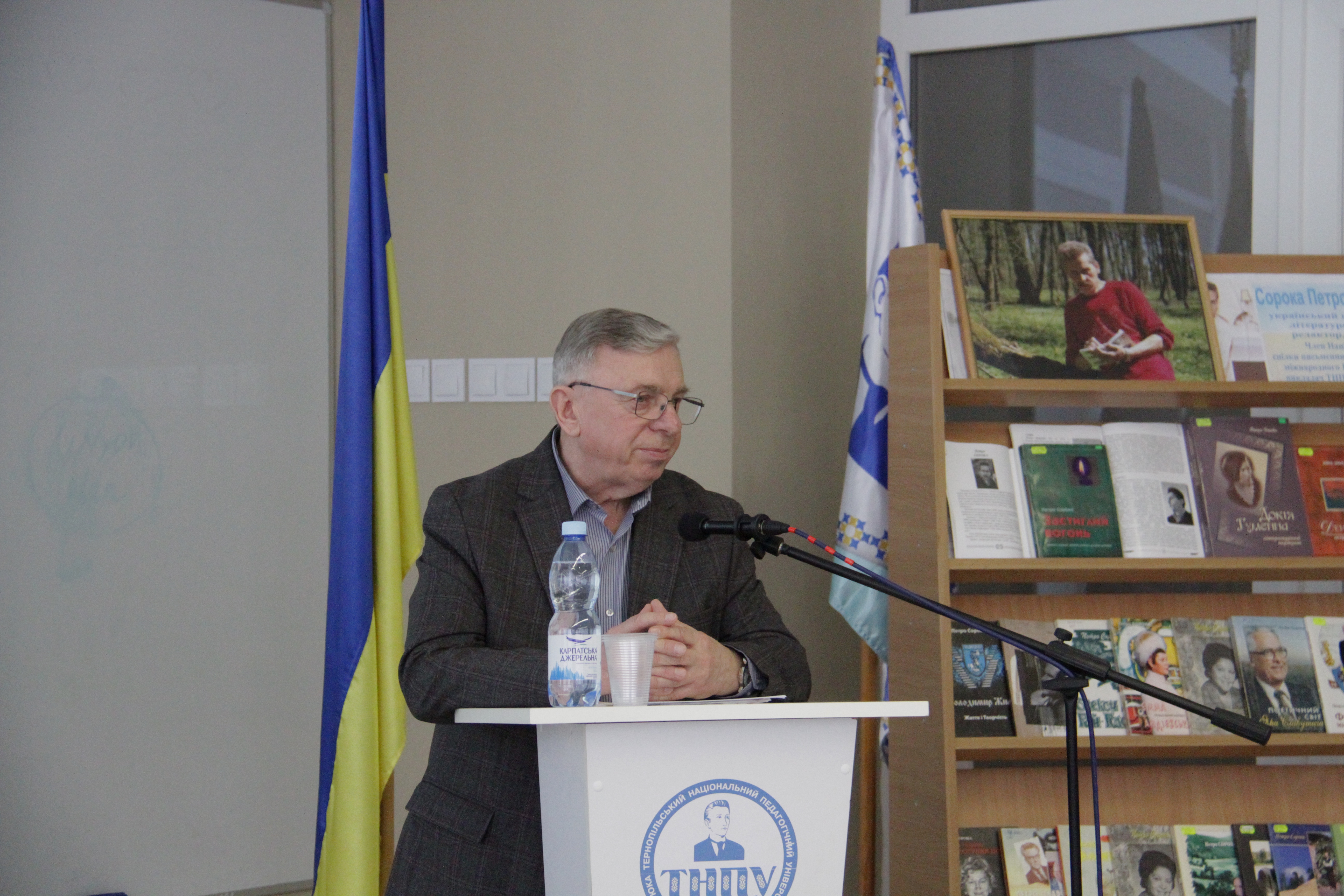 Dyrektor KMFK im. A. Richynskoho Petro Mazur pid chas vystupu